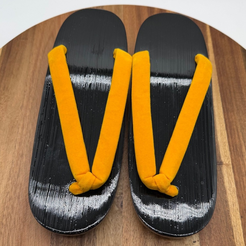 Traditional Japanese Geta Sandals Lacquered Wood Yellow Straps Cosplay 0554